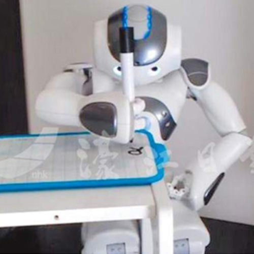 高考機器人對決青年作家 機器人作文得滿分
